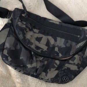 Lululemon festival bag camo